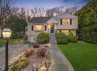 18 Clovebrook Road, Valhalla, NY 10595