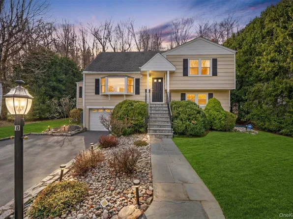 18 Clovebrook Road, Valhalla, NY 10595