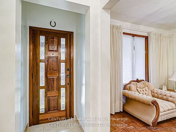 5th image of 114 Eaton Ave