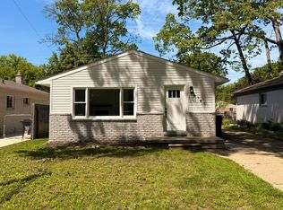 6145 N Dowling St, Westland, MI 48185