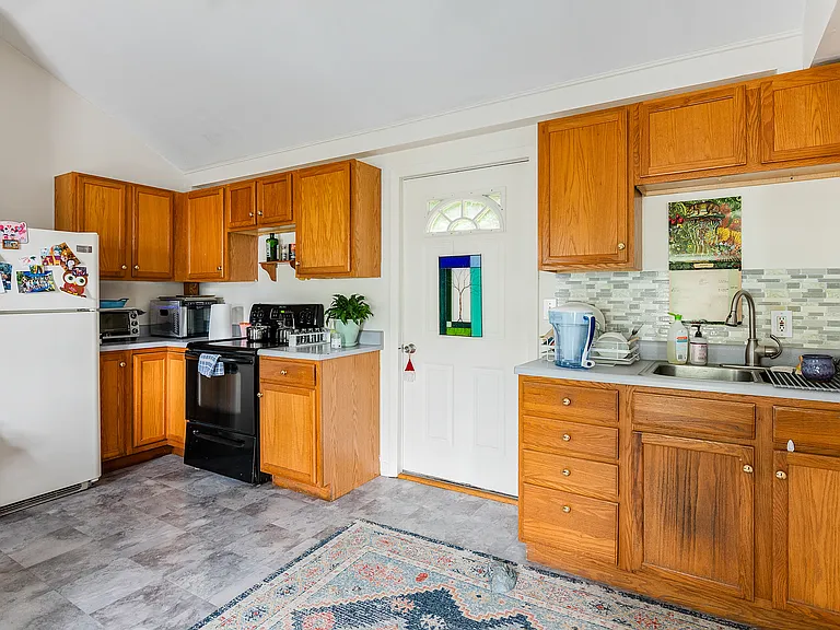 225 Bean Rd #B — Photo 16