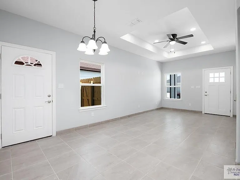 2228 N Valley Cir #A — Photo 3
