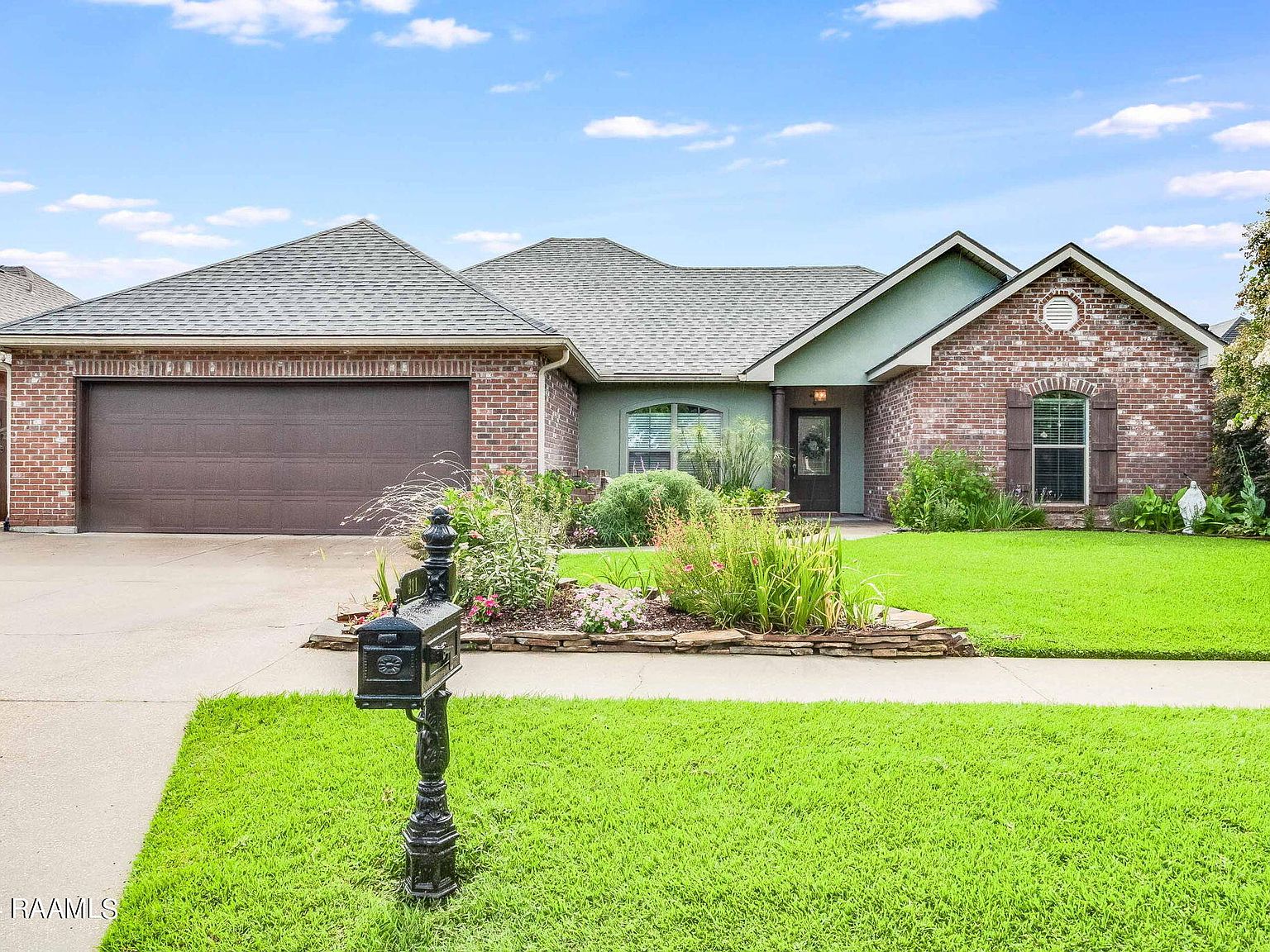 311 N Lakepointe Dr, Lafayette, LA 70506 MLS 24006029 Zillow