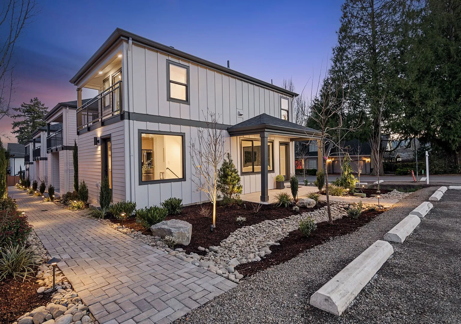 Modern Living in the Heart of Lake Oswego!! Stunning New 3BR 2.5BA — Photo 3
