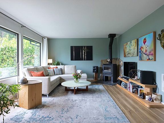 3rd image of 1454 Davidson Rd