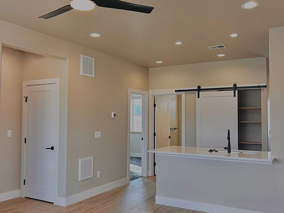 5th image of 509 Shepherd Rd #1-A