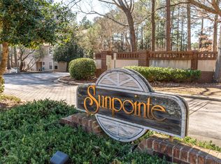 6121 Sunpointe Dr APT 102, Raleigh, NC 27606