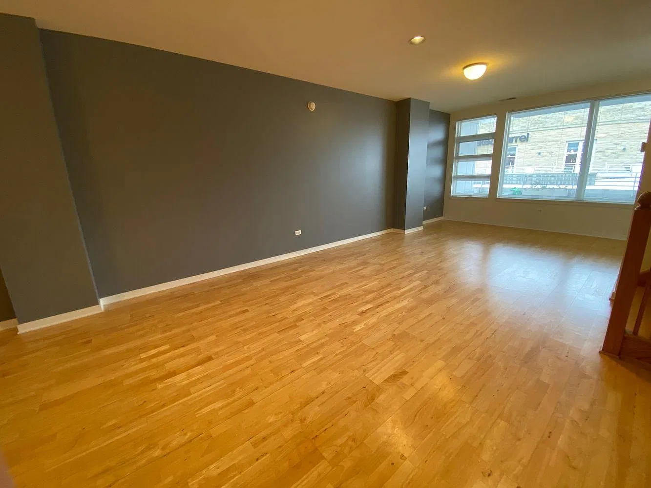3 bed, 2.5 bath, 2033 sqft, $4,000 — Photo 3
