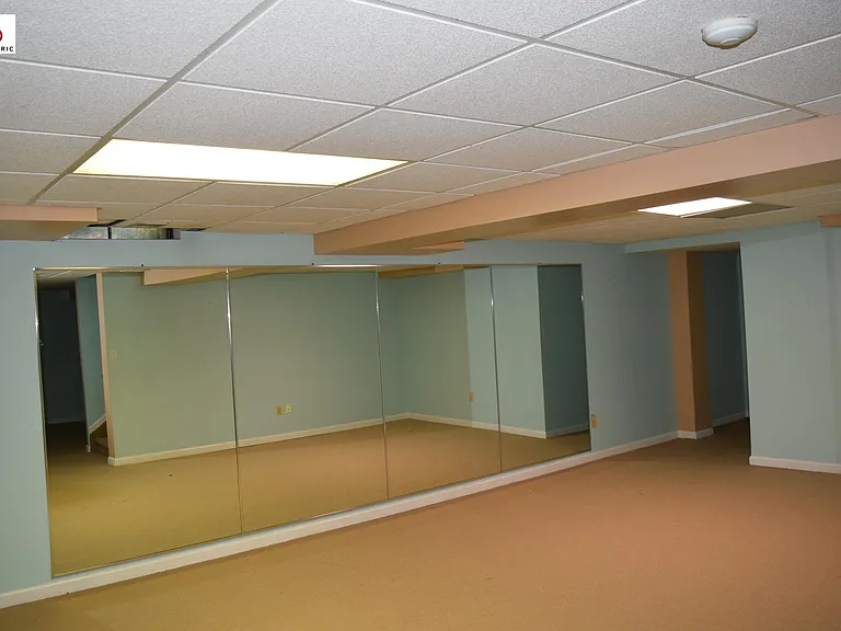 1566 Heron Cir — Photo 18