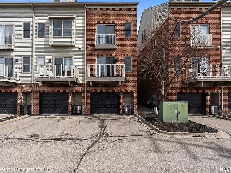 512 Graten St — Photo 52