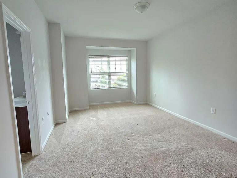 6137 Beale Loop — Photo 18