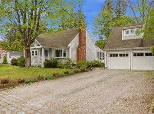 64 Lawndale Dr, Warwick, RI 02818