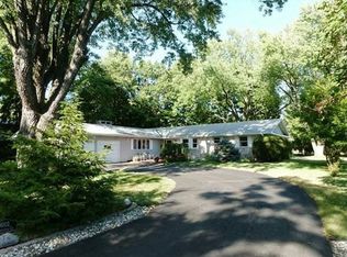 6102 N Wedgewood Ln, Peoria, IL 61614