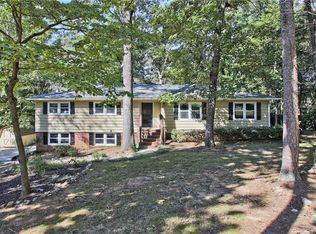 5761 Hillcrest Dr, Acworth, GA 30102