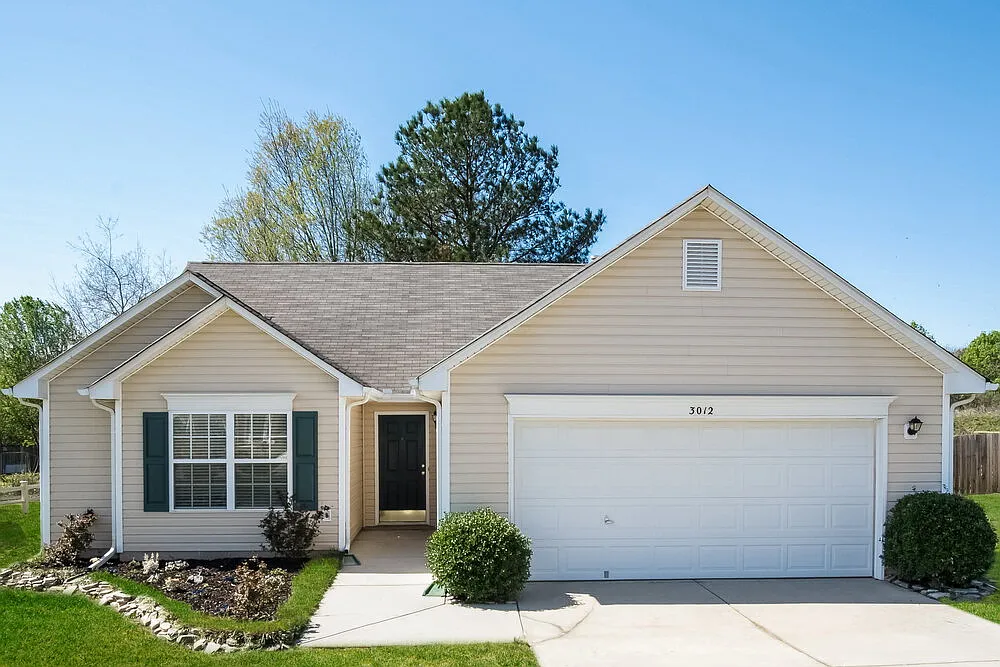3 bed, 2.0 bath, 1500 sqft, $2,410 — Photo 1