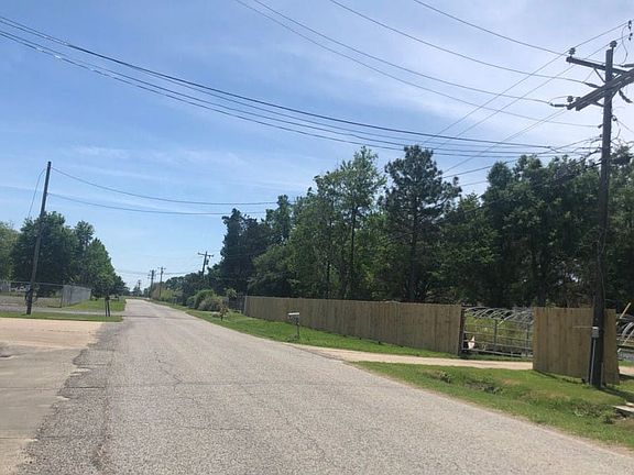 5th image of 313 Hardware Rd