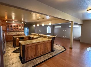 424 1st St, Rodeo, CA 94572