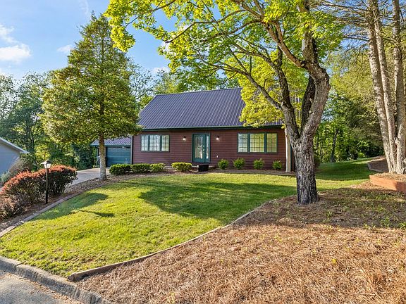 3rd image of 435 Brookhill Dr