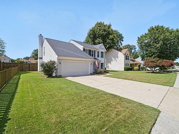 3rd image of 220 Dunn Cir