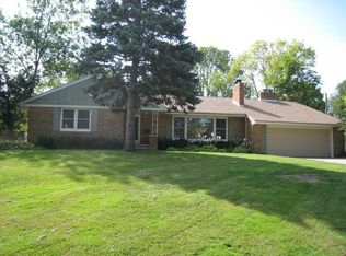 5241 Hollywood Rd, Edina, MN 55436