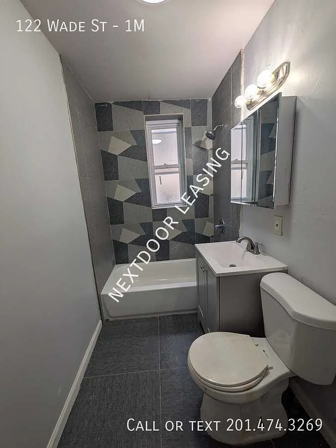 122 Wade St — Photo 3