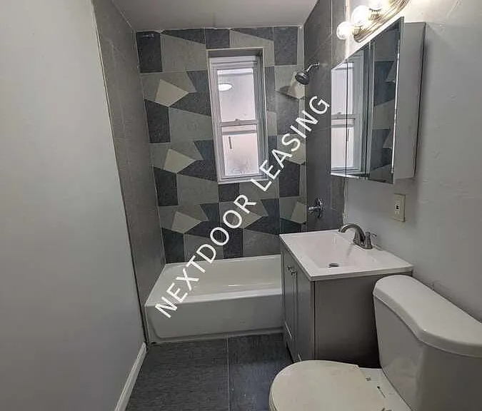 122 Wade St #1M — Photo 3