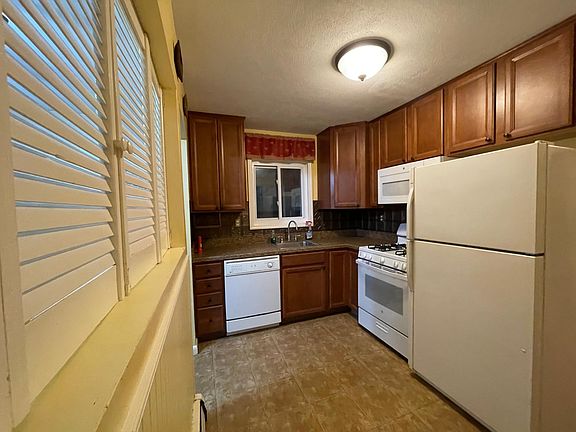 3rd image of 283 Elvin St