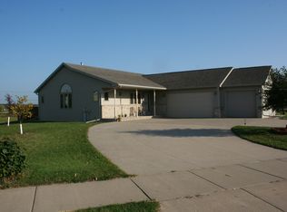 2701 Meadowview St, Kaukauna, WI 54130