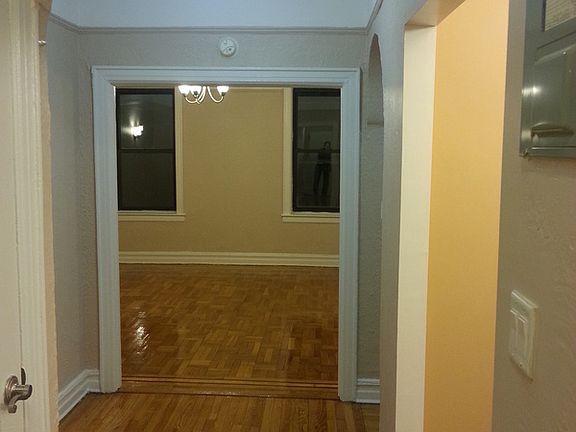 2nd image of 1025 Saint Johns Pl APT B9