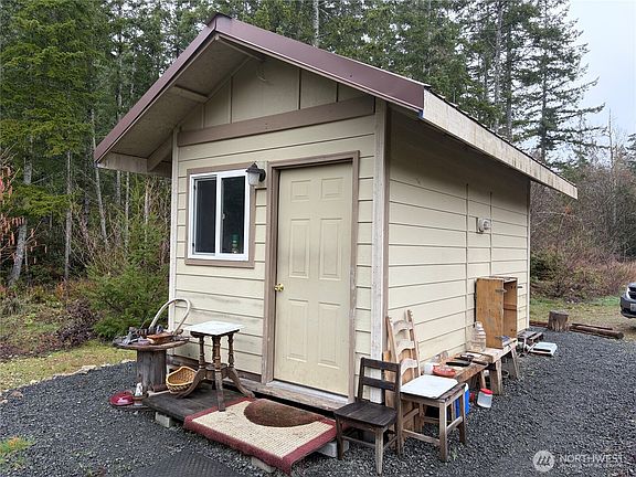 4th image of 156 Whitney Road