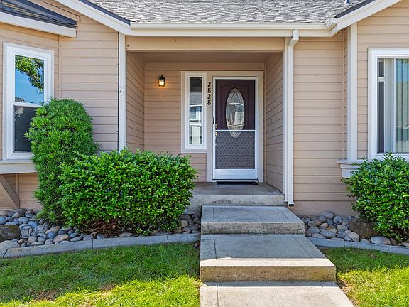 2nd image of 2828 Field Stone St