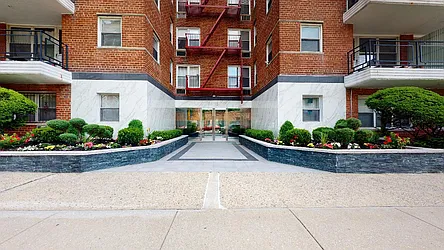 66-15 Thornton Place, #2R