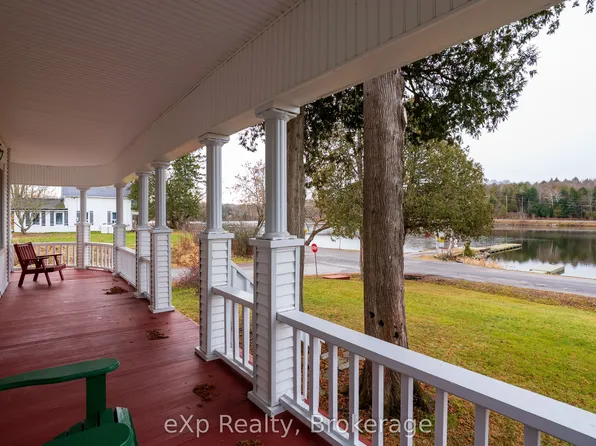2 Henry St, McKellar, ON P0G 1C0