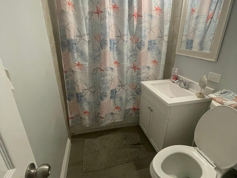 2nd image of 8224 Solana St