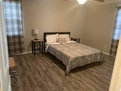 327 Oak Lake Dr — Photo 6