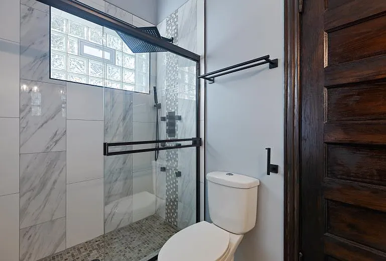 444 E 48th St #2W — Photo 28