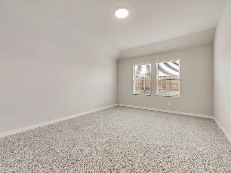 704 Summerberry Dr — Photo 8