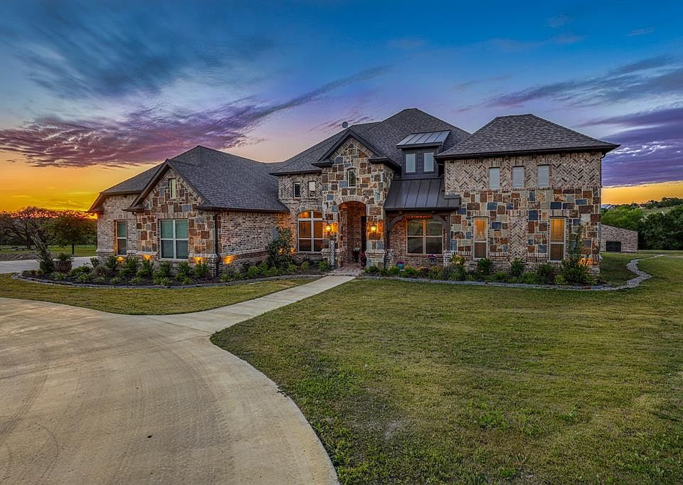 1st image of 401 Canyon Creek Cir