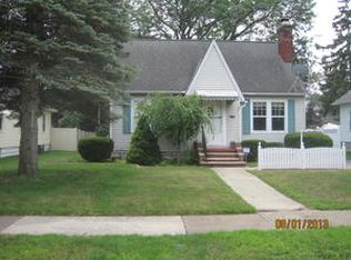 2104 10th St, Bay City, MI 48708