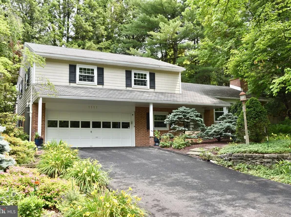 1111 Thrush Rd, Wyomissing, PA 19610