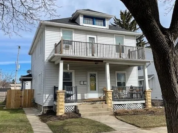 725 Crescent St NE, Grand Rapids, MI 49503