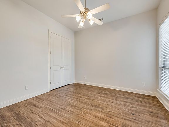3rd image of 39 Tennis Village Dr