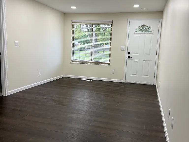 7982 Rustic Woods Dr — Photo 2