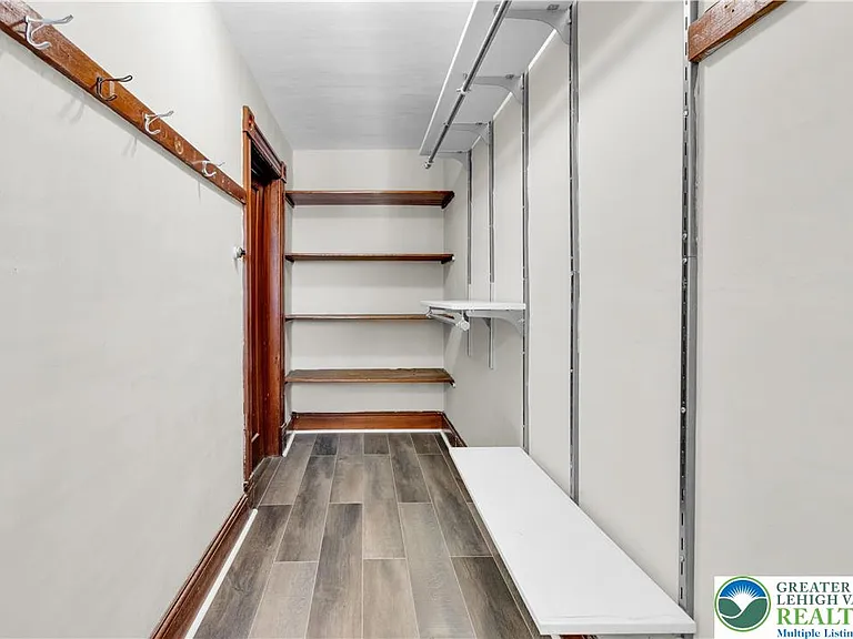 265-267 E Bertsch St #4 — Photo 13