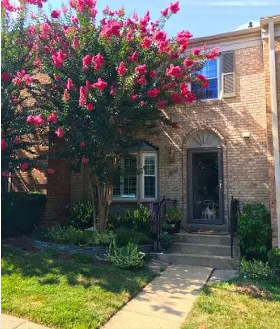 1st image of 9232 Arlington Blvd