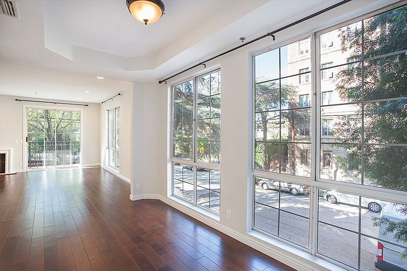 1st image of 585 N Rossmore Ave APT 212