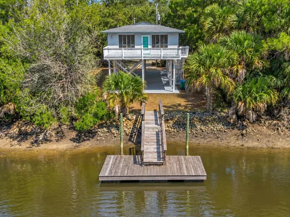 42 Oyster Bay Dr, Crawfordville, FL 32327