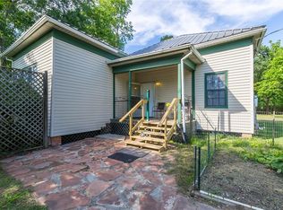 307 Pinecrest Dr, Trinity, TX 75862