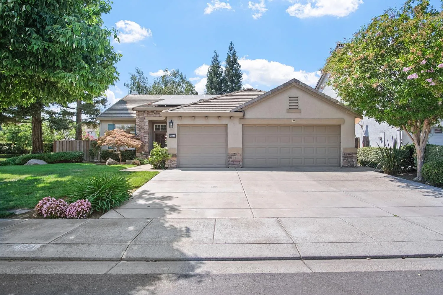 4221 Blake Dr photo 1