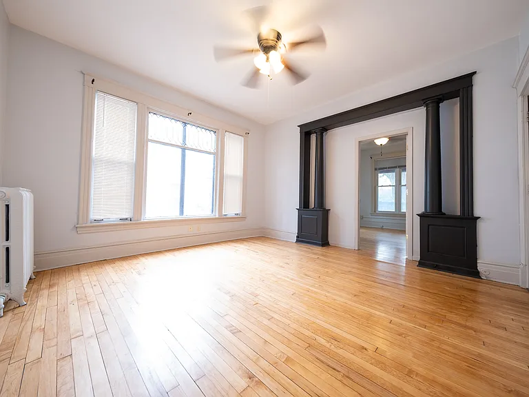 918 E 17th St #1 — Photo 4